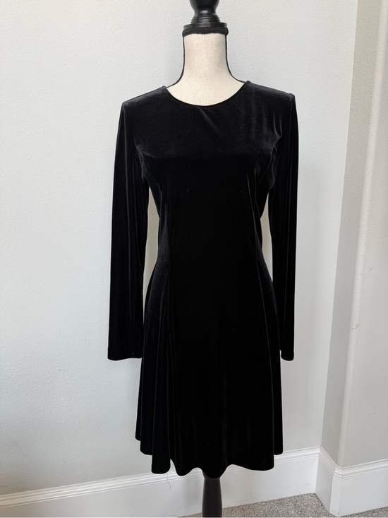 Jessica McClintock Dresses & Skirts - Jessica McClintock Vintage Black Velvet Long Sleeve Cocktail Dress